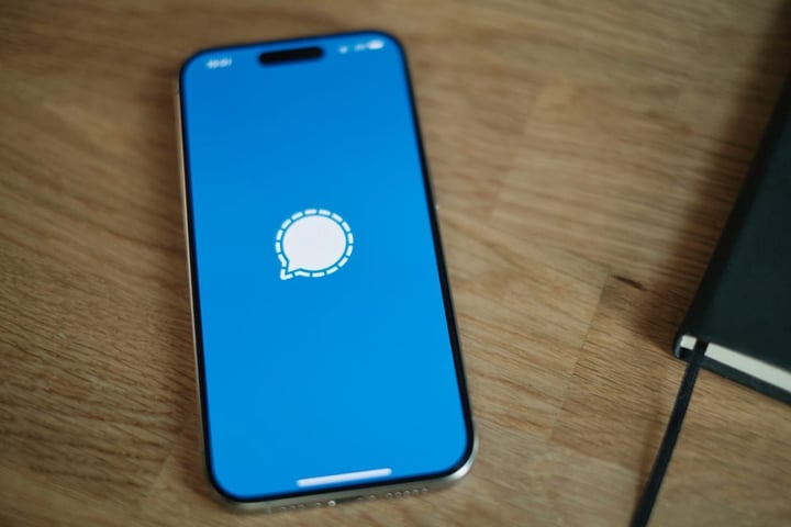 El FBI extrae mensajes eliminados de Signal de un sospechoso guardados en la base de datos de notificaciones del iPhone
