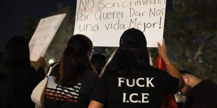 ICE quiere saber si estás publicando cosas negativas sobre ellos en internet