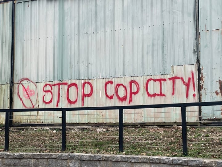 Proton Mail ayudó al FBI a desenmascarar a manifestante anónime de "Stop Cop City"