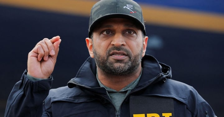 El FBI investiga chats de Signal en Minnesota que rastreaban a ICE, dice Patel