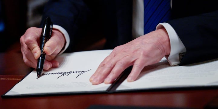 Trump quiere meterte en una base de datos gubernamental enorme y secreta