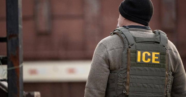 Dos mujeres condenadas por acosar a un agente de ICE durante las protestas migratorias en Los Ángeles